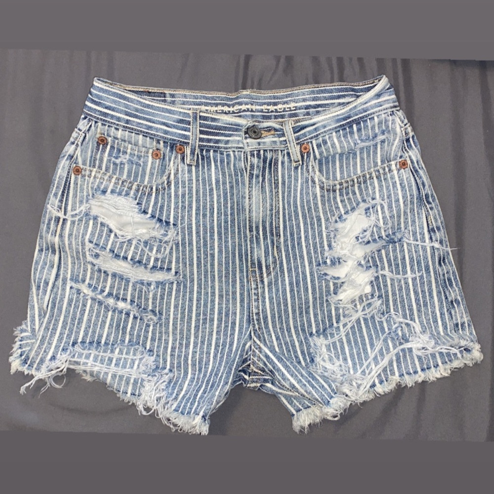 AE 90s boyfriend shorts